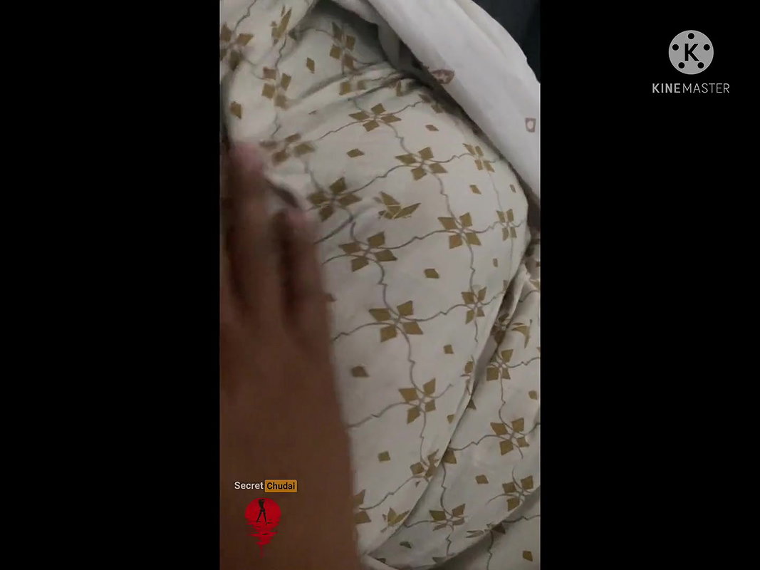 Indian girl fondles Her Hot boobs and nipples with Hindi audio.