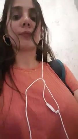 JuliagrosROBERTS 8 show boobs and pussy in public toilet