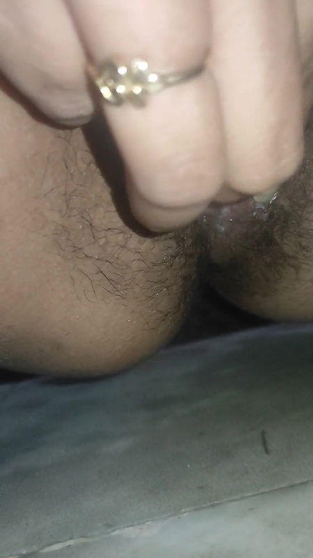 Indian girl pussy fingering in desi stile i wanna fuck her pussy in a porn stile.