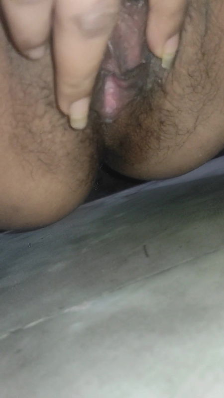 Indian girl pussy fingering in desi stile i wanna fuck her pussy in a porn stile.