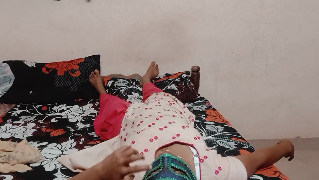 Indian girl takes her husband’s penis in her mouth.