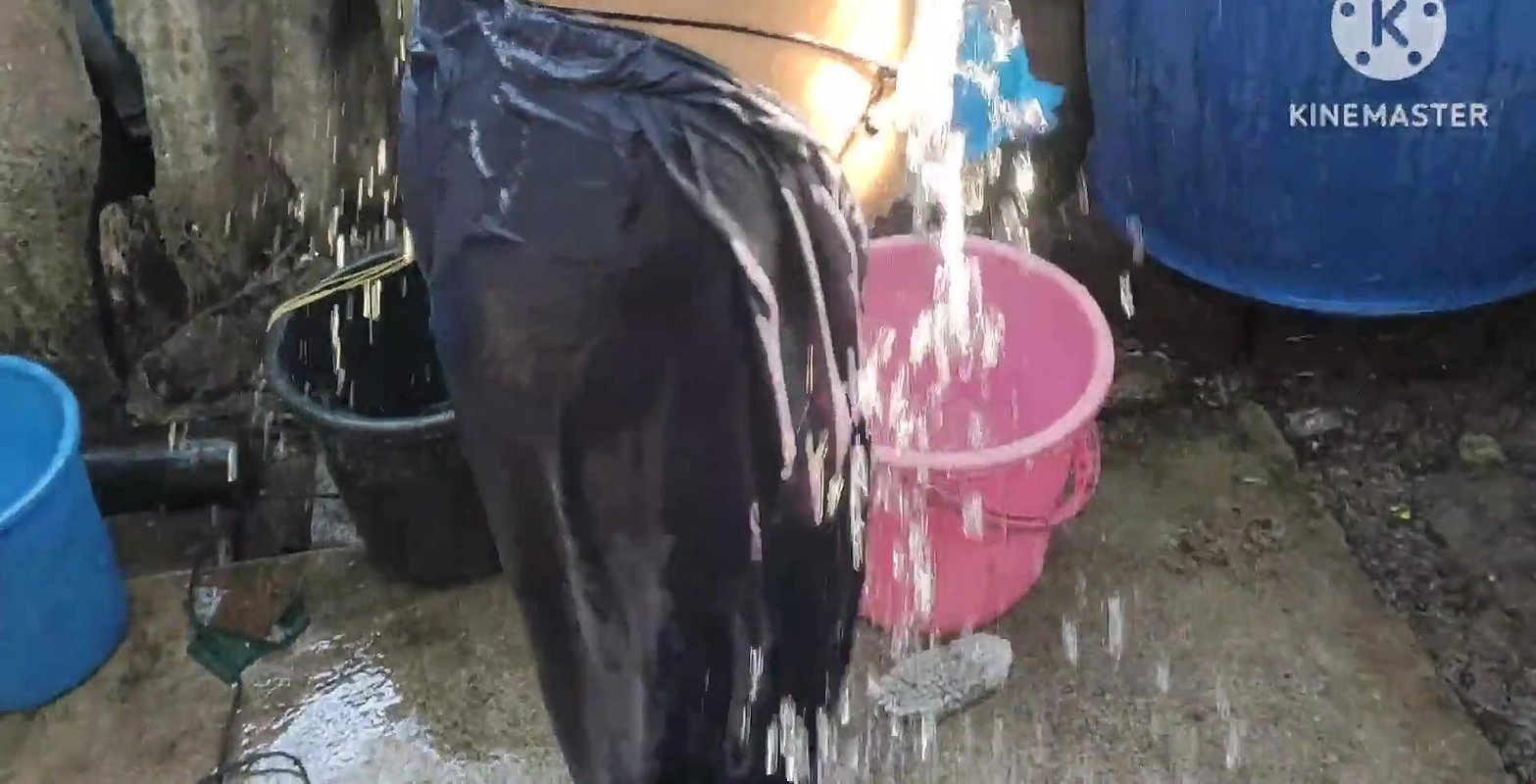 Indian hot boobs and topless bathing.