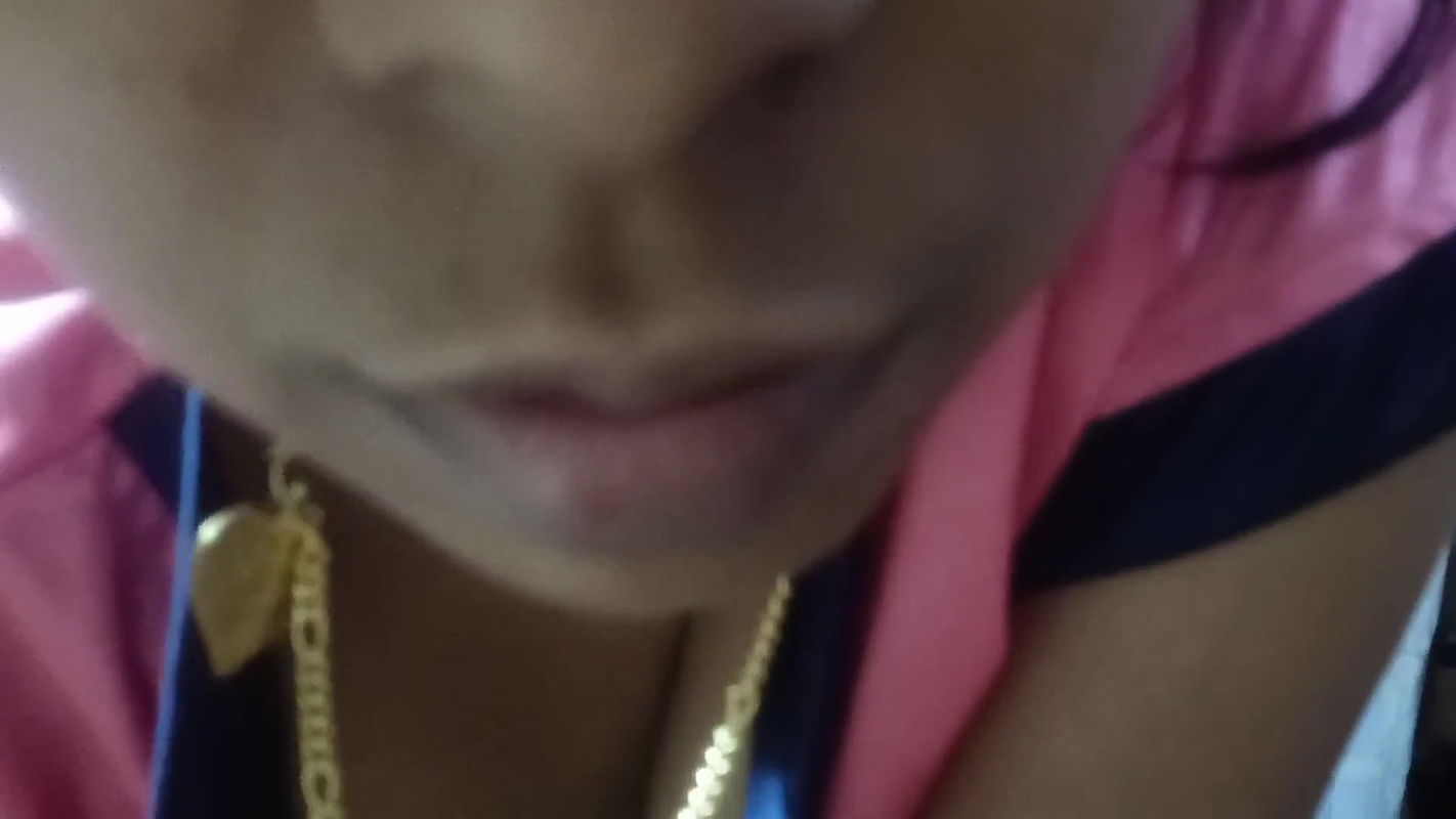 Indian housewife enjoys blowjob.