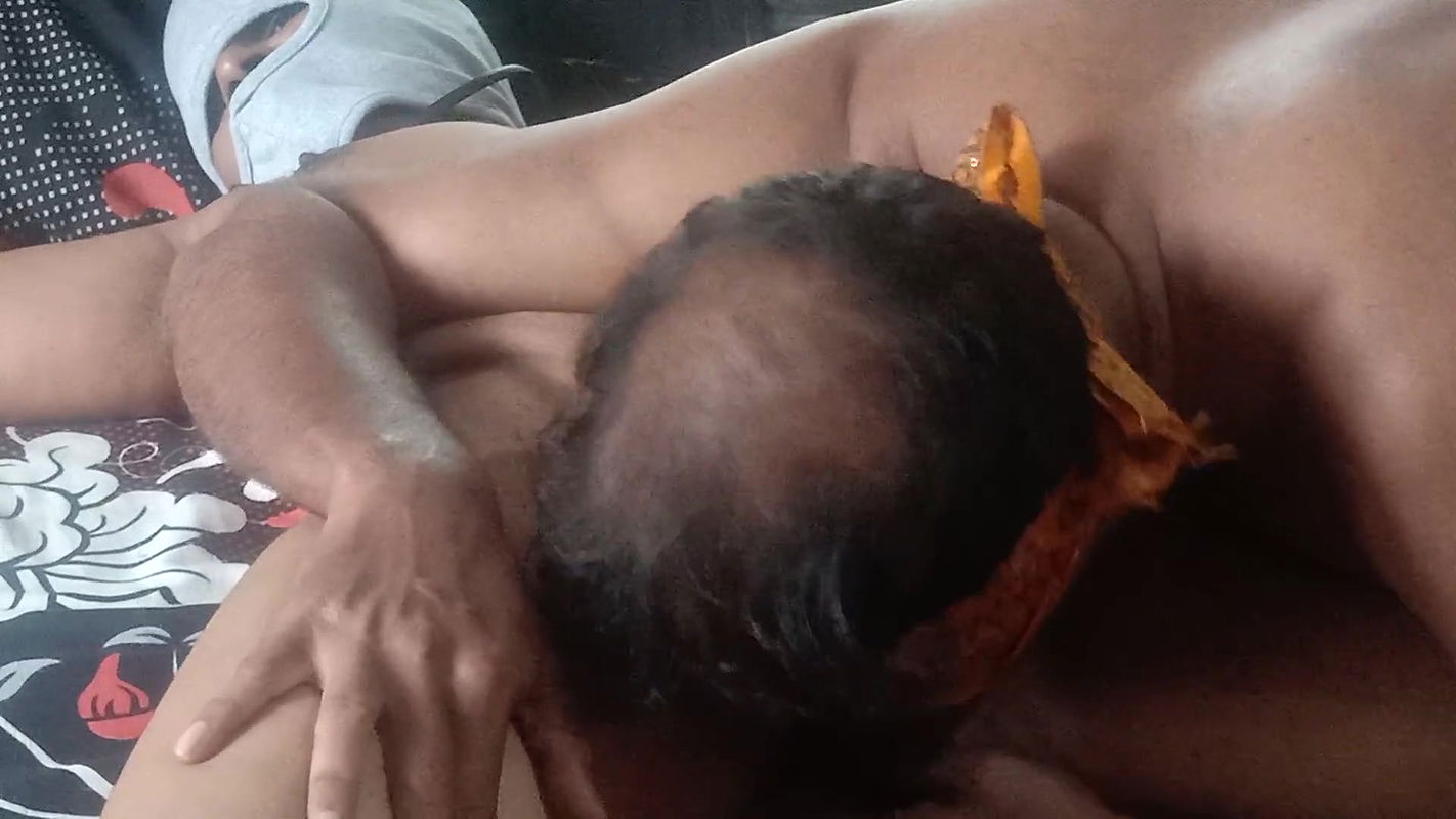 Indian husband sucks wife’s pussy.