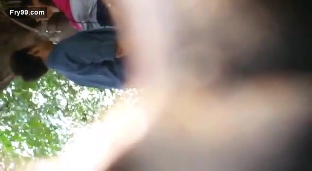 Couple fucking in park outdoor