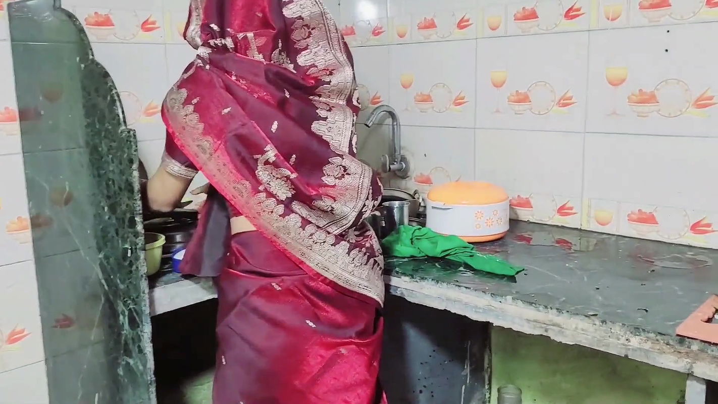 Karawa chauth ke din bhabhi ko devar ne bola bhabhi ap Aaj bahut khubsurat dikh rahi ho kya ap chut(Hindi Audio).