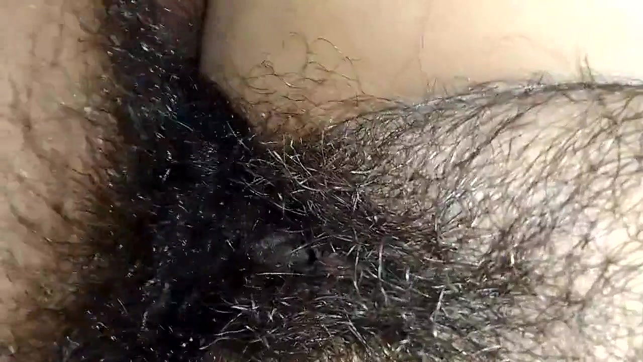 Mom and Son Tera To Bahut Mota Hai Jor Se Chod Full Hindi.