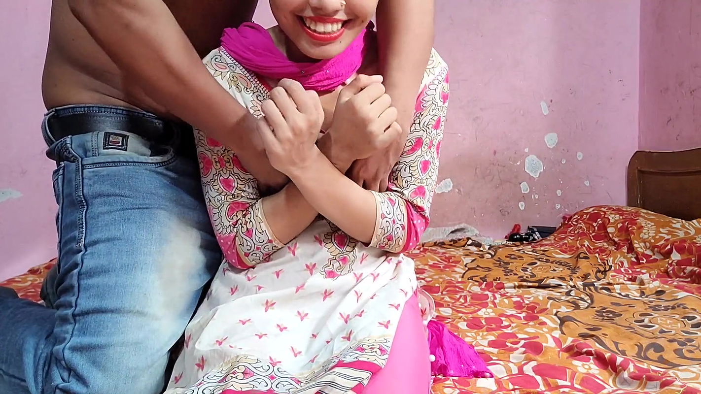 Punjabi ladaki ne salwar pahankar apane yaar se chudwai.