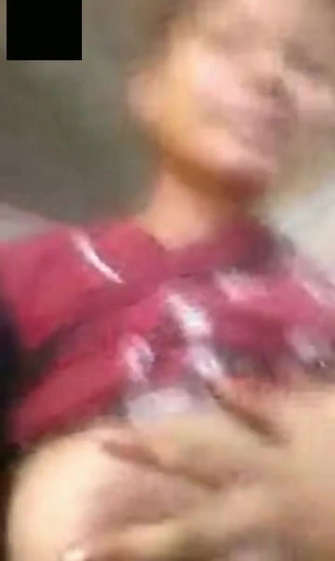 Cute Desi Girl Showing her Boobs