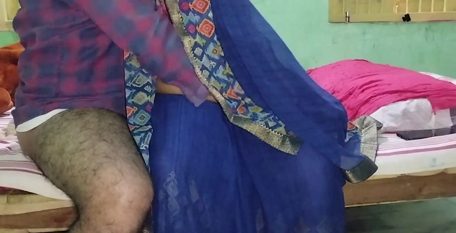 Sarmila Bhabhi ko Sari Kholkr me Choda.