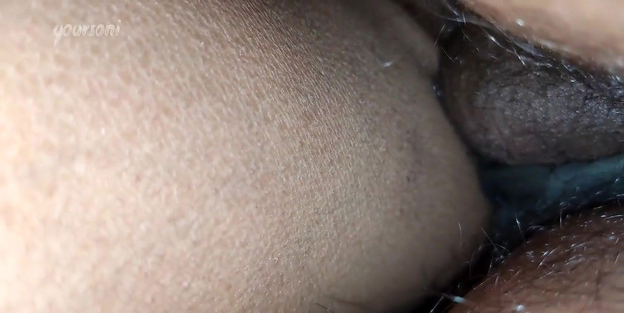 Sasur ji ne apani soi hui bahu ko pichhe se pela.