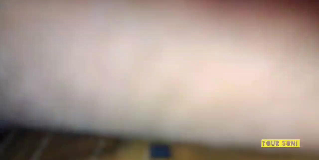 Sasur ne soi Hui akeli bahu ko chupke se pichhe se pela.