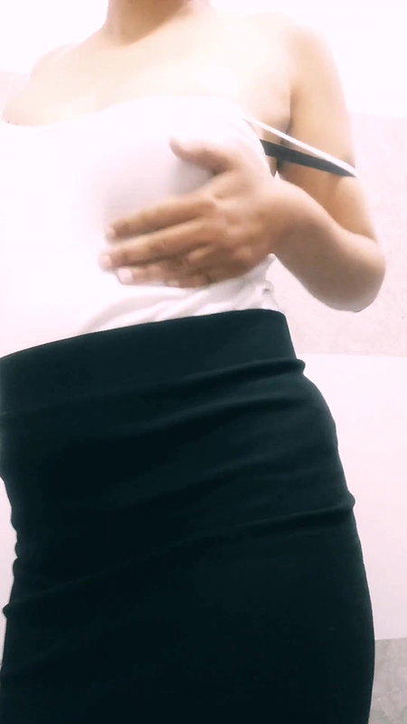 Sexy bhabi ke desi boobs – hot as hell.