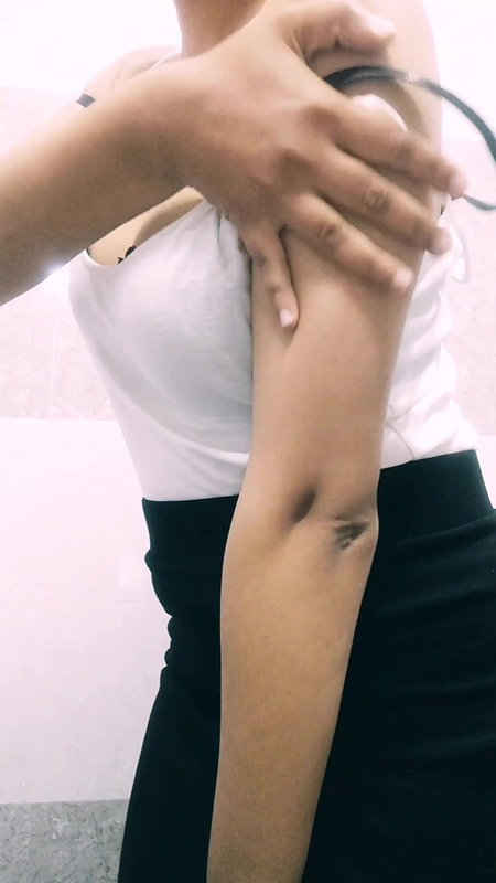 Sexy bhabi ke desi boobs – hot as hell.
