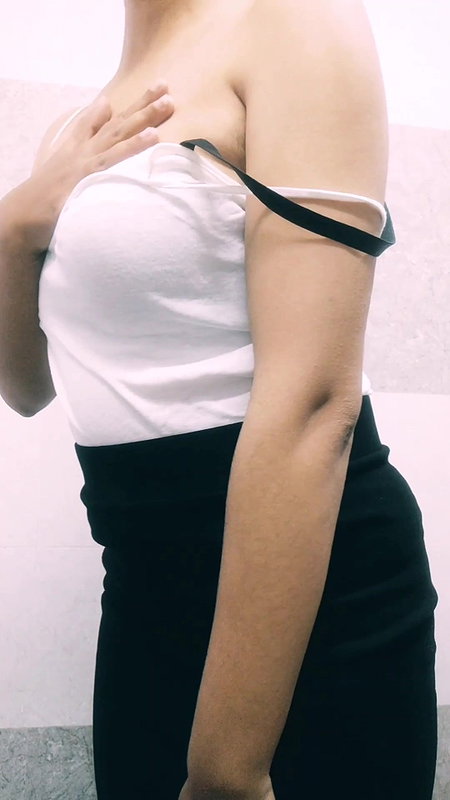 Sexy bhabi ke desi boobs – hot as hell.