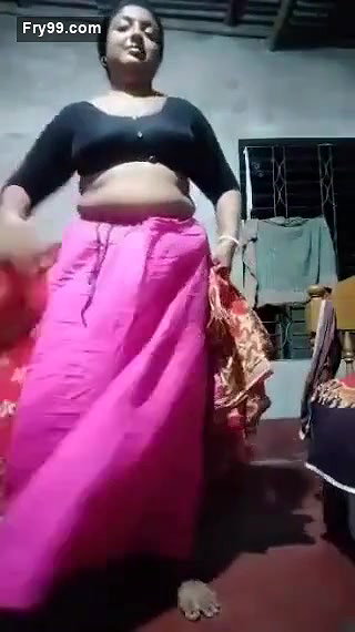 Bengali Boudi Removing Saree And fingering