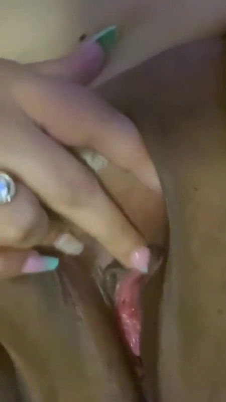 WildEnglishBBW feeling horny playing with my pink wet pussy.