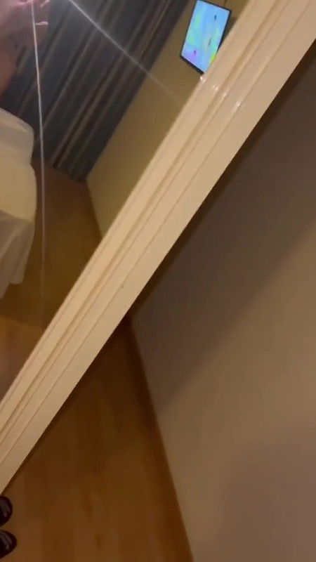 WildenglishBBW Posing Feeling Sexy.