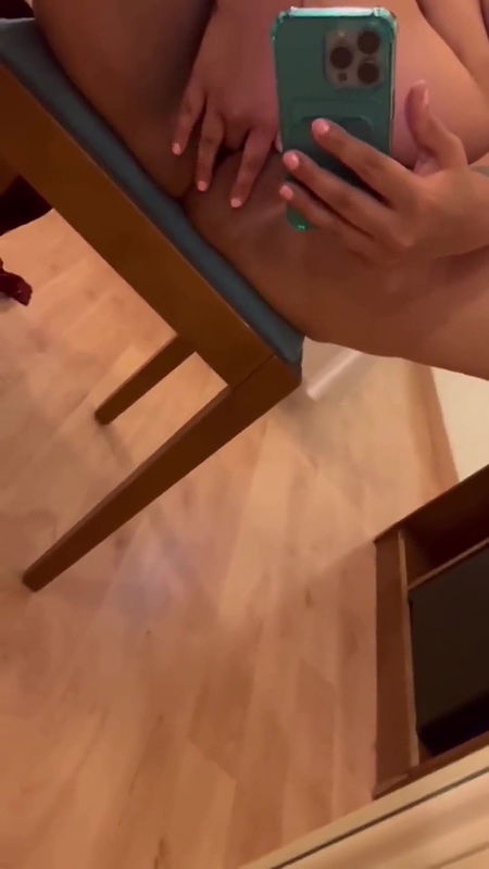 WildEnglishBBW sucking my nipples solo play squirting.