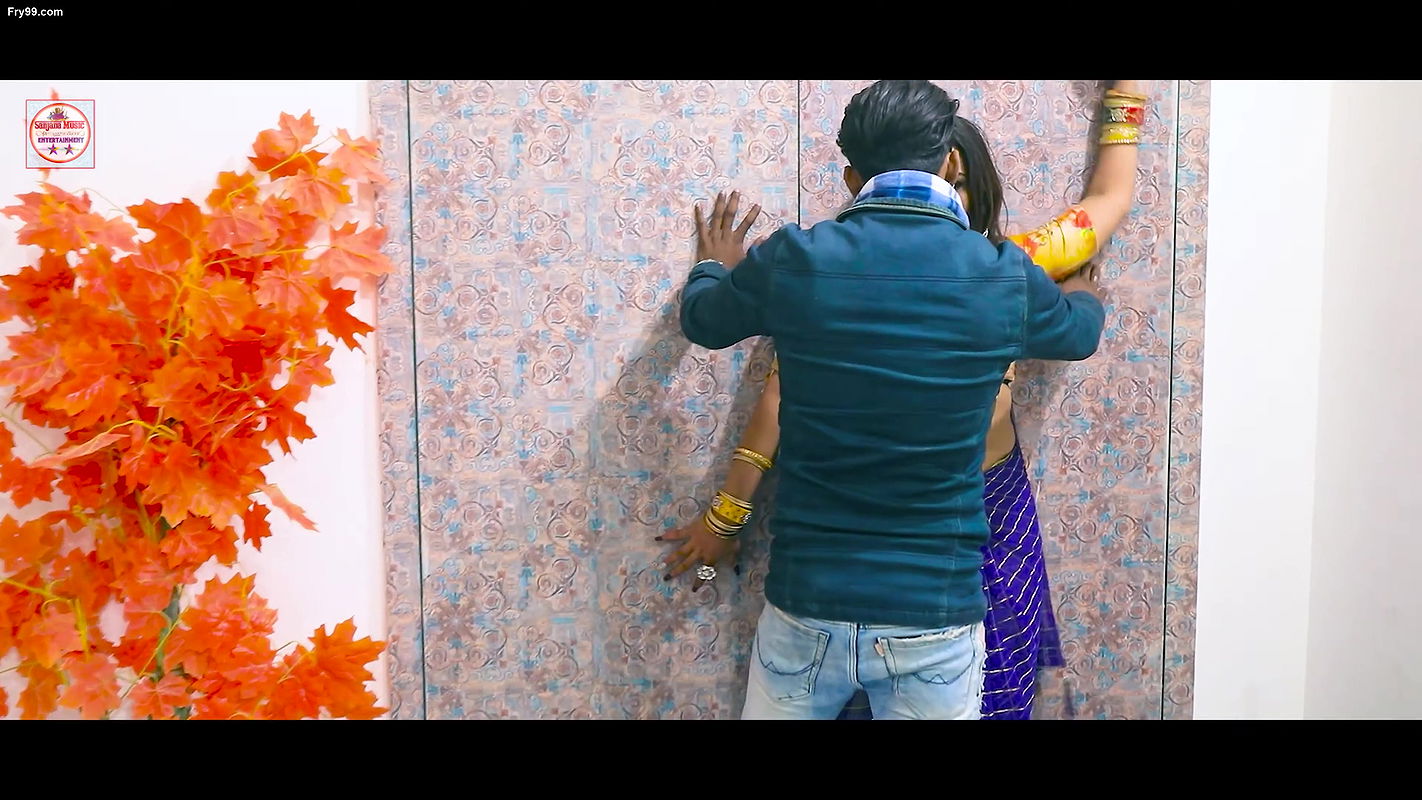 Busty Chanda Pandey navel kissed, grabbed & pressed, big boobs cleavage show