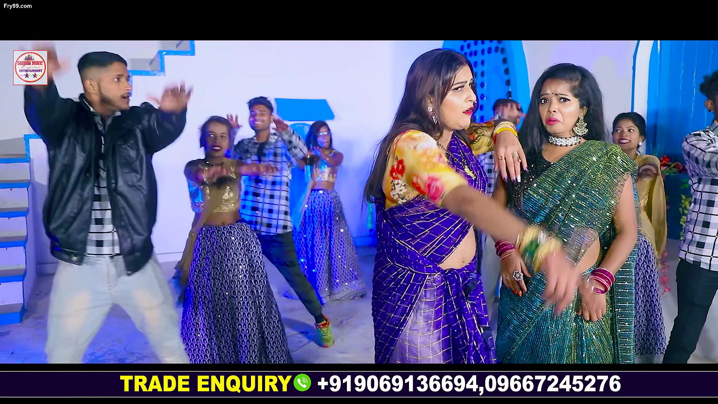 Busty Chanda Pandey navel kissed, grabbed & pressed, big boobs cleavage show