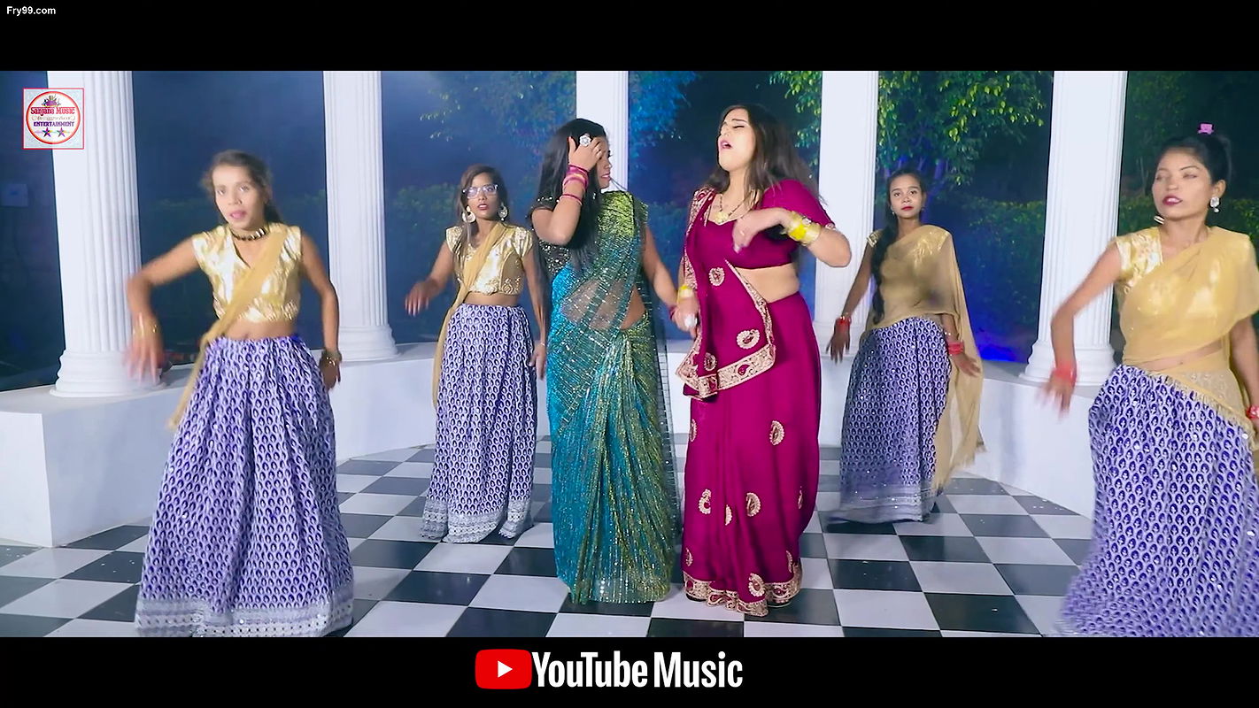 Busty Chanda Pandey navel kissed, grabbed & pressed, big boobs cleavage show