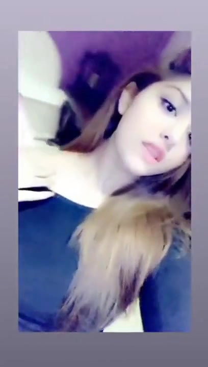 Extremely Cute Paki Girl in Car Hindi Talking