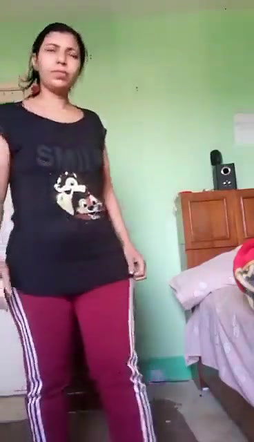 Sexy Figure Babe Showing