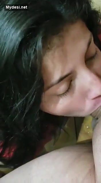 Desi sexy bhabi suck