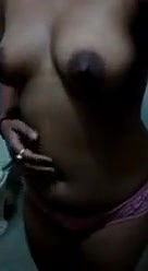 Desi Girl Showing boobs