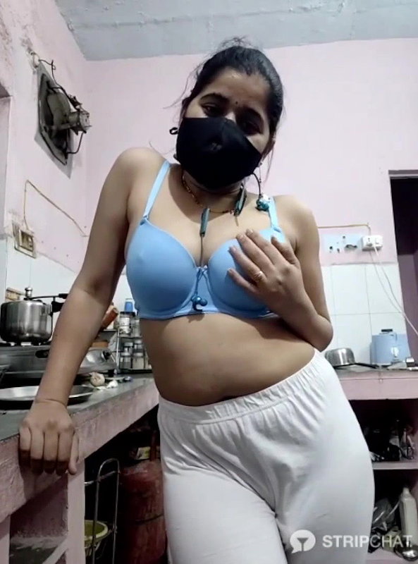 Dreambabee 3 boobs show in kitchen