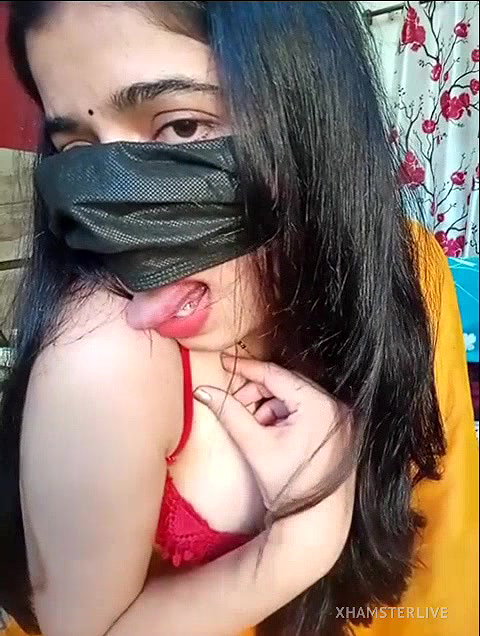 Dreambabee 1 boobs show