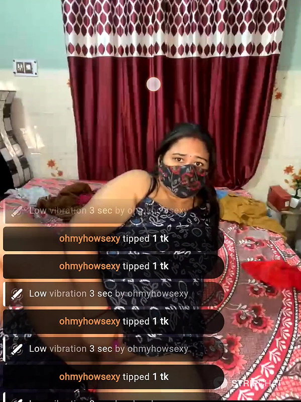 Silk_honey 27 lesbian boobs milking