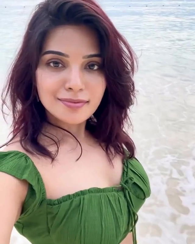 Actress Aathmika hot beach selfie milky boobs video