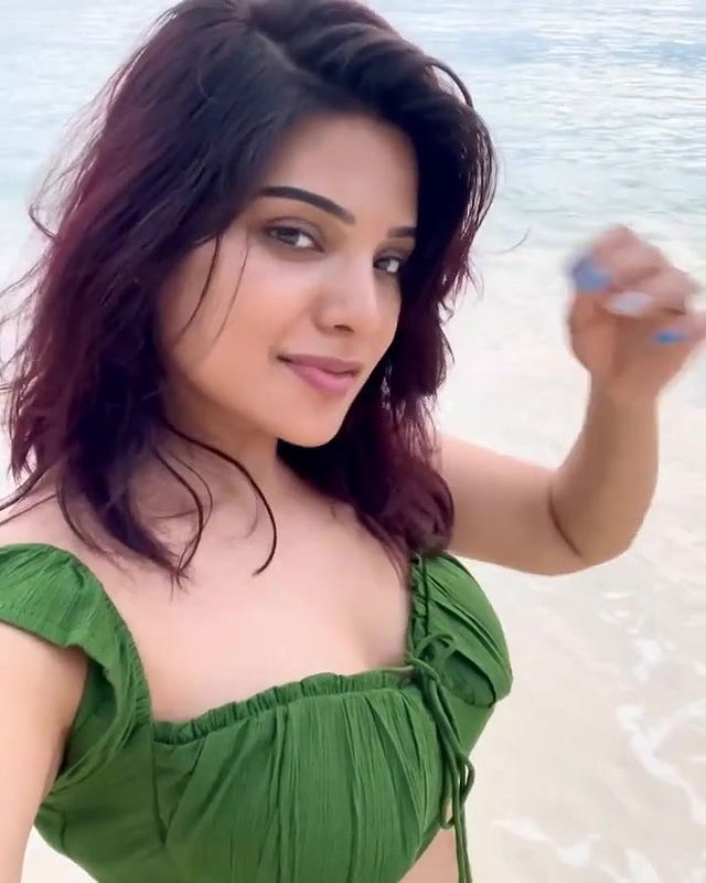 Actress Aathmika hot beach selfie milky boobs video