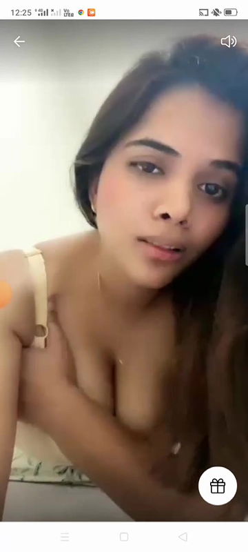 Diamond Aka Snow Beautiful Model New Exclusive Live Video Playing With Boobs On Bed