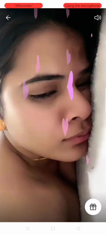 Diamond Aka Snow Beautiful Model New Exclusive Live Video Playing With Boobs On Bed