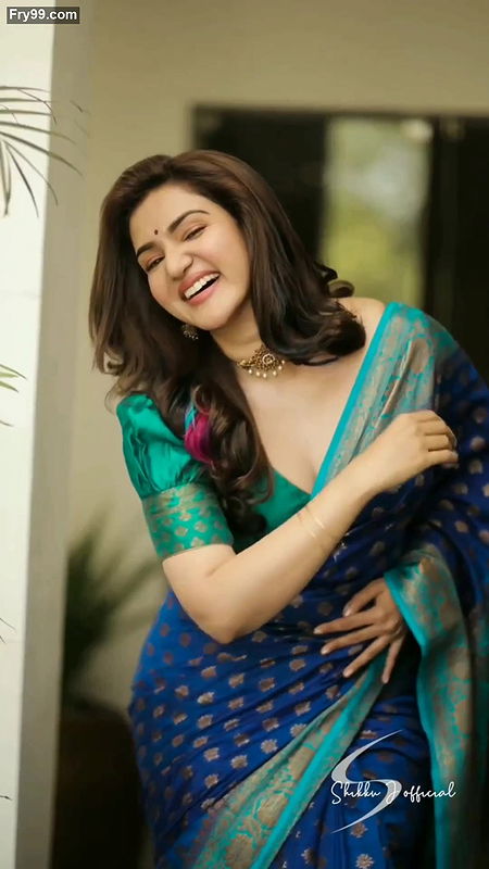 Honey rose hot boobs saree slip