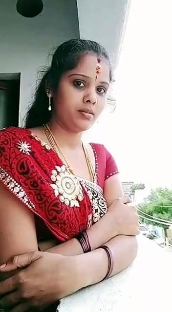 Tamil Bhabhi Giving Blowjob