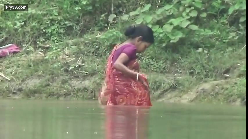 Village Bhabhi Ganga Shower