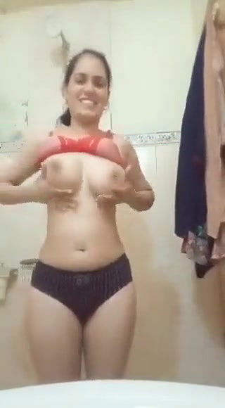 Paki girl showing boobs pussy