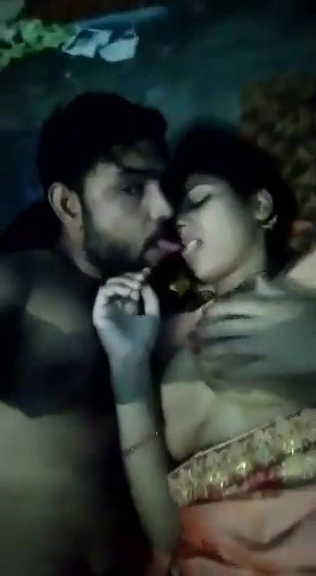 Beautiful bhabhi having