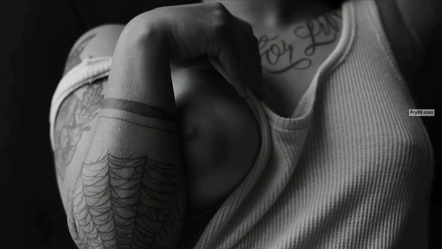 A Portfolio Of Self Portroit!!!This Content Show Some Nudity. Script Based (A)