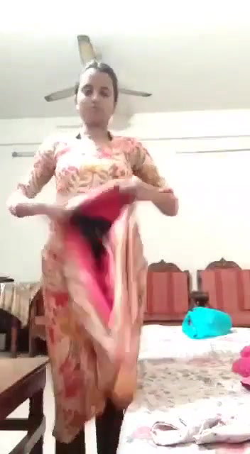 Bangladeshi girl showing small round boobs