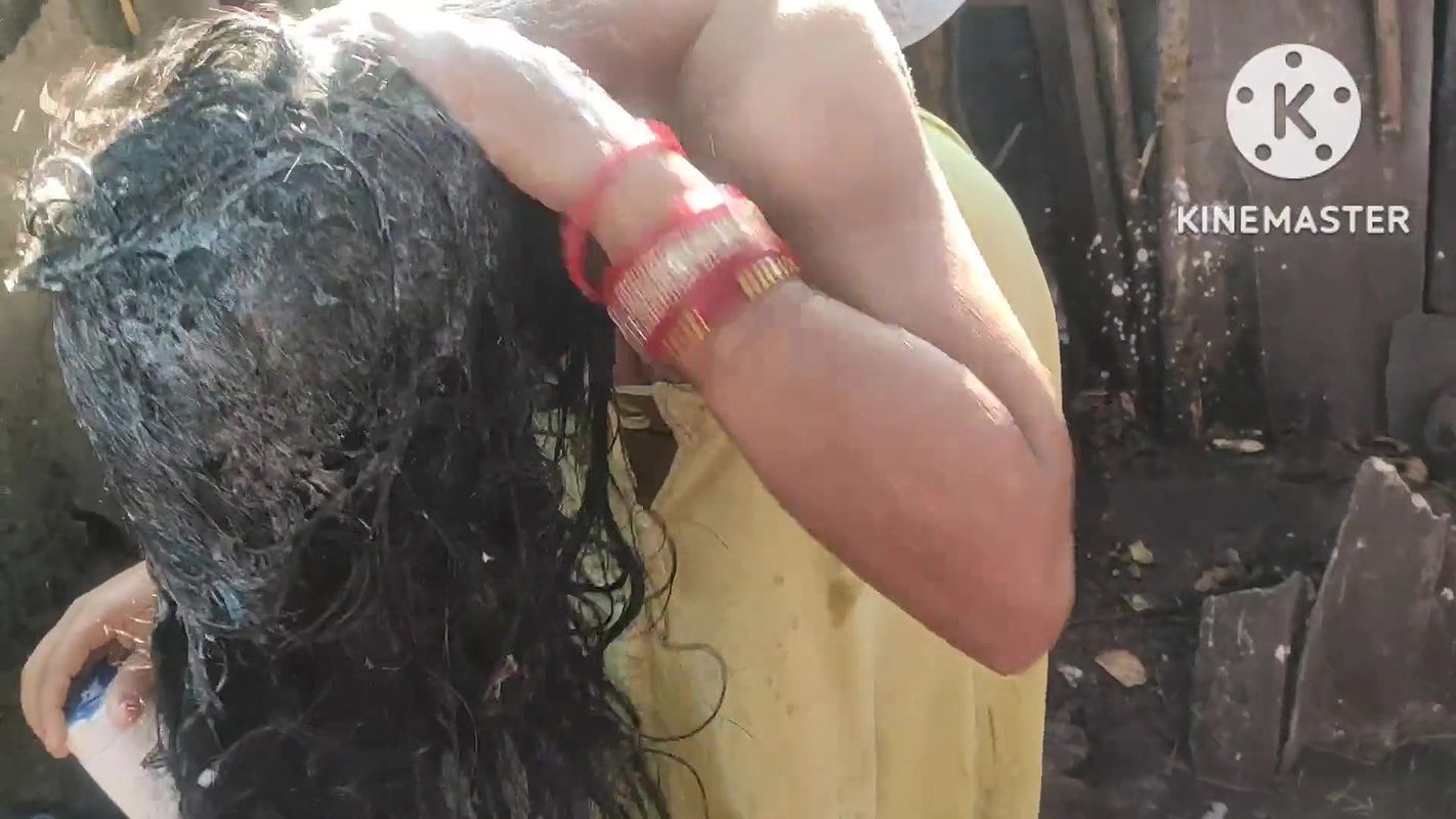 anita-i-love-you-bathing