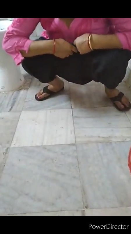 indian dirtystepmom pissing