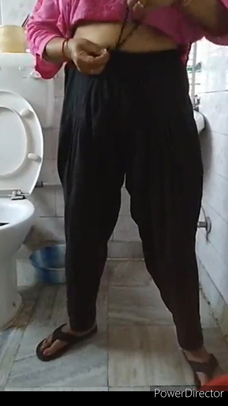 indian dirtystepmom pissing