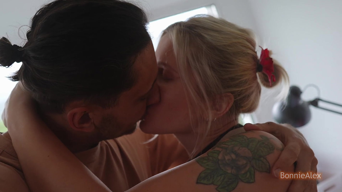 Milf bi sex threesome Cheater caught doing misdemeanor break in_604e59ed