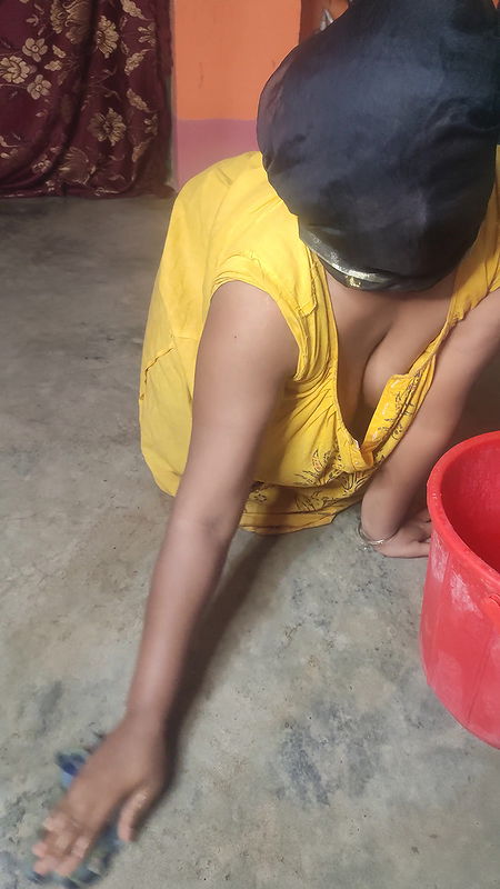 indian made sruti clean house and showing her fully naked body