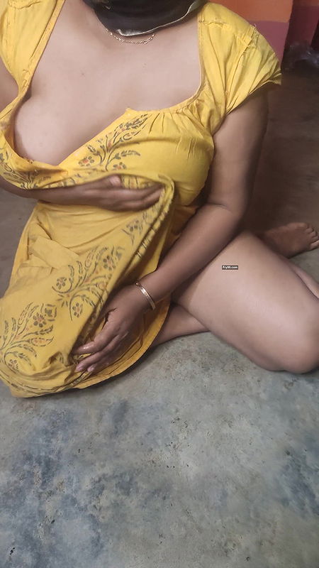 indian made sruti clean house and showing her fully naked body